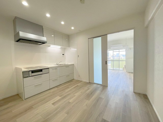 エバービューハイツの居間・リビング