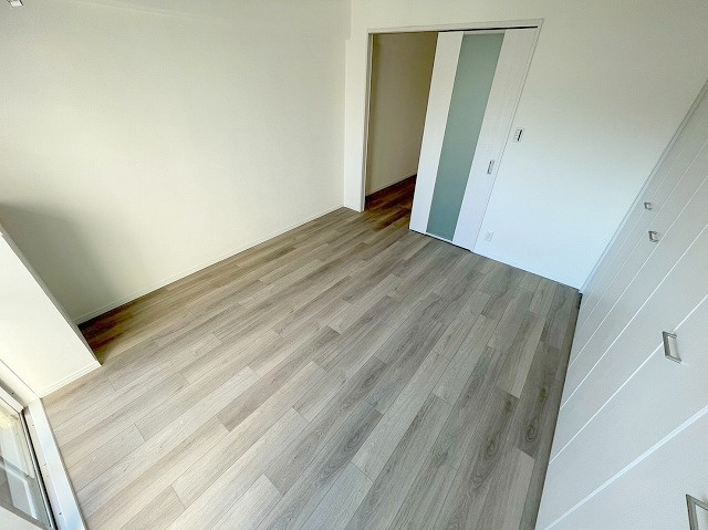 エバービューハイツの洋室