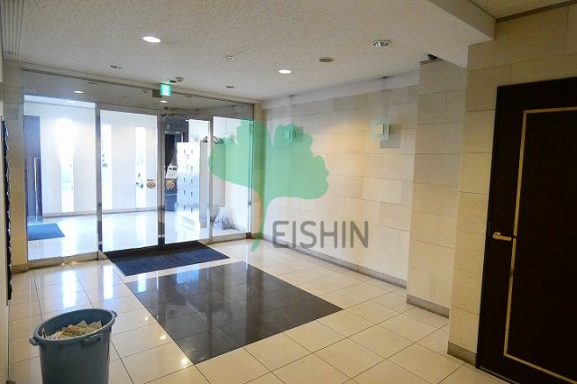 グロースメゾン博多山王のエントランス