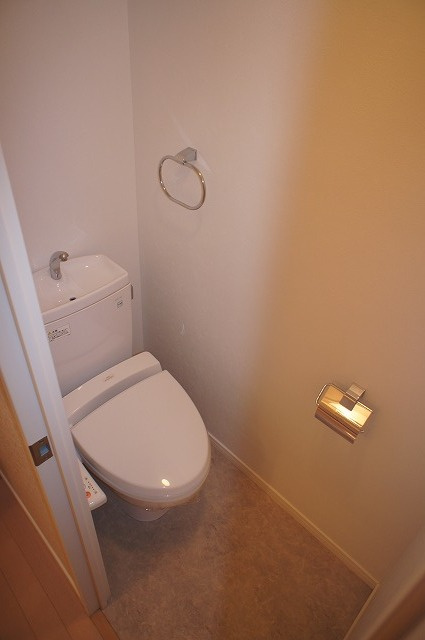 新品家具付きマンション御供所町3(KaGood福岡)のトイレ