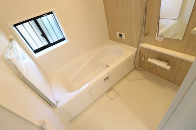 【浴室】 | ふじみ野市富士見台　新築一戸建住宅　全1棟　(ふじみ野店) | 一日の疲れを癒す浴室は機能的なシステムバスルーム。