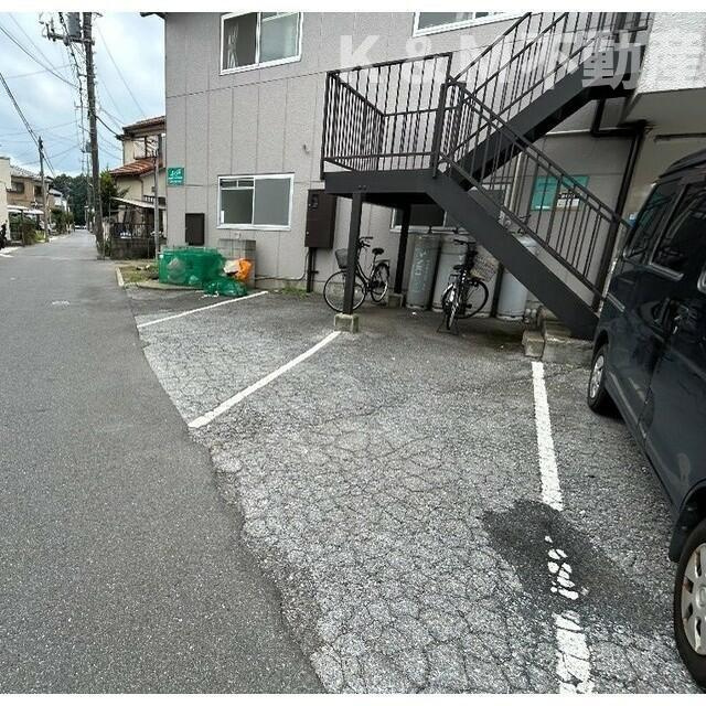 柏東ハイツの駐車場|カースペースがあります