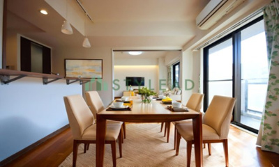 【居間・リビング】 | インペリアル横浜パークサイド | 現況の物件写真に、画像処理（CG)がされております。
照明・家具・カーテン・小物類等はCG画像になります。