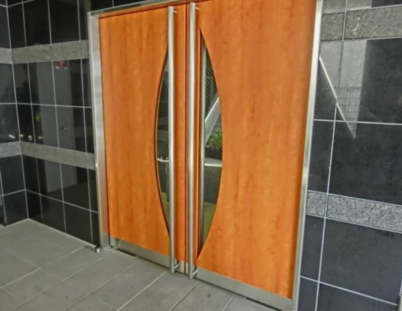 TRADIS NIPPORI.Sのエントランス