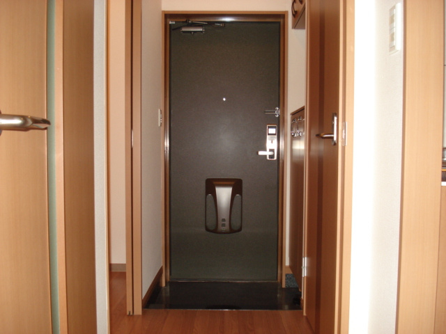 Ｊｅ　ｌｅ　ｐｒｅｎｄｓ　(ジュルプラン）の玄関|玄関