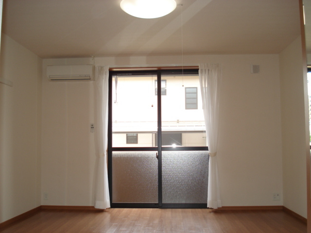 Ｊｅ　ｌｅ　ｐｒｅｎｄｓ　(ジュルプラン）の内装|洋室