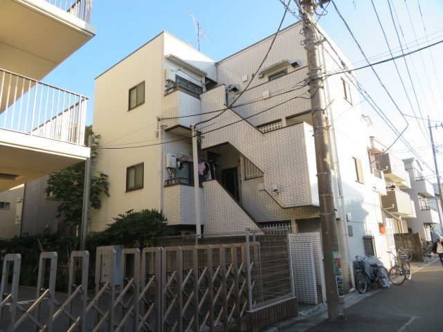 川口市西川口４丁目の一棟マンションの外観