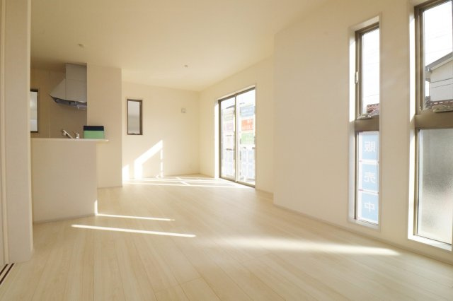 郡山市安積町笹川字北向　　　１号棟　　　安積第３小学校、安積第２中学区　の居間・リビング