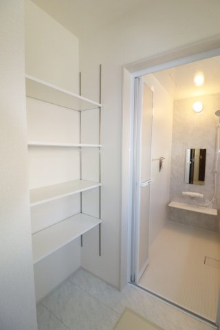 郡山市安積町笹川字北向　　　１号棟　　　安積第３小学校、安積第２中学区　の洗面所|洗面収納