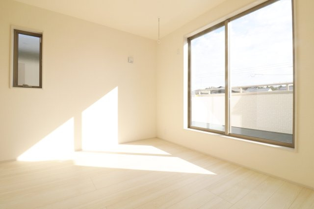 郡山市安積町笹川字北向　　　１号棟　　　安積第３小学校、安積第２中学区　の洋室