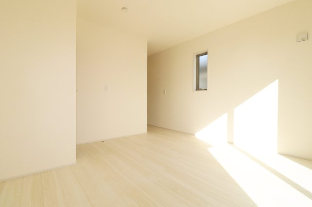 郡山市安積町笹川字北向　　　１号棟　　　安積第３小学校、安積第２中学区　の洋室