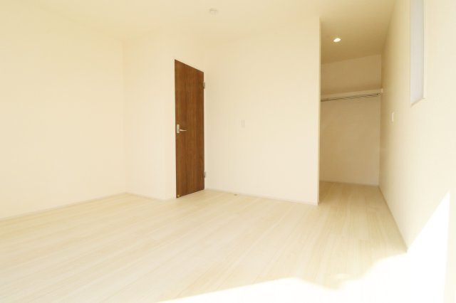 郡山市安積町笹川字北向　　　１号棟　　　安積第３小学校、安積第２中学区　の洋室