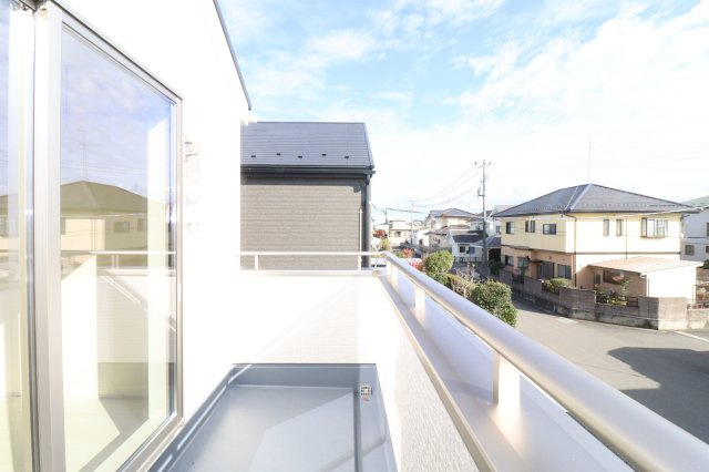 郡山市安積町笹川字北向　　　１号棟　　　安積第３小学校、安積第２中学区　のバルコニー