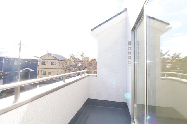 郡山市安積町笹川字北向　　　１号棟　　　安積第３小学校、安積第２中学区　のバルコニー