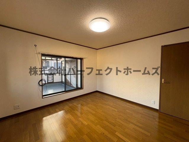 東香里新町戸建1　賃貸の居間・リビング|ゆったりとしたリビングです