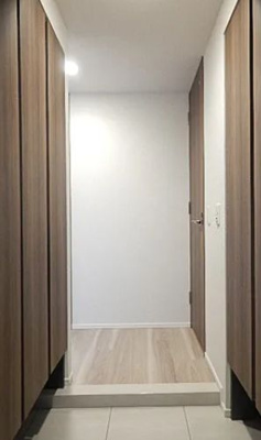 【玄関】 | ガーラ・アヴェニュー浅草 | 収納もある玄関です