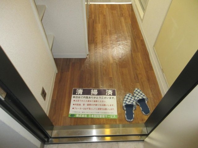 オリエント赤坂の玄関