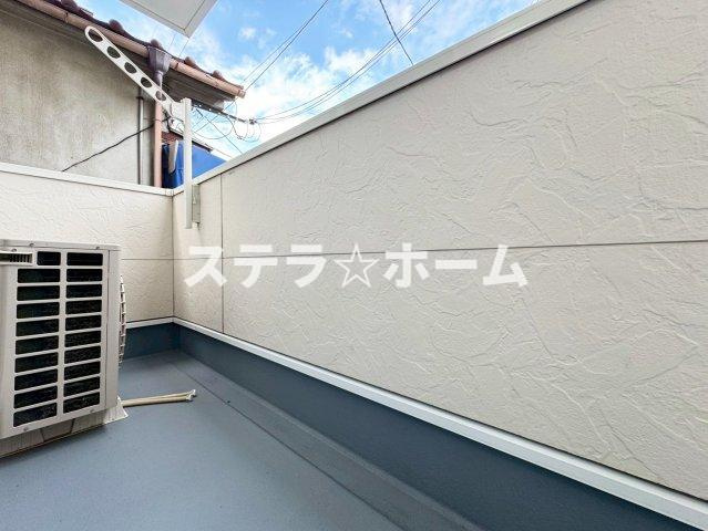 夕日丘3 中古戸建のバルコニー|開放的で明るい空間を演出してくれるバルコニーです