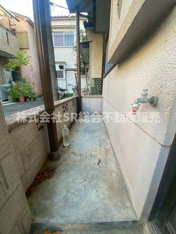 鷹殿町中古戸建のその他共用部分|自転車、ベビーカー、お子様の外用のおもちゃ等を置けます！