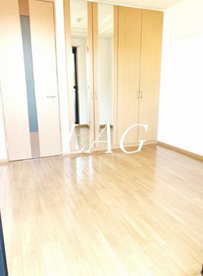 【居間・リビング】 | Joy of Life鶴川 | 洋室のお部屋です。