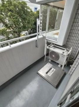 【バルコニー】 | ハイツ面影橋 | 暖かな日差しのふりそそぐバルコニー