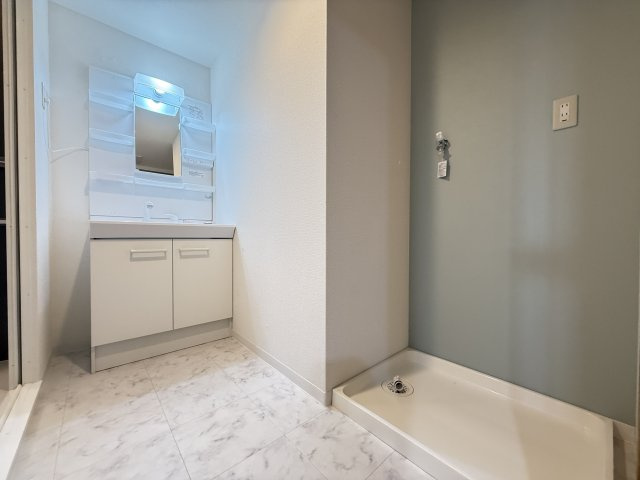 ピュアハイツ垂水潮見が丘の独立洗面台