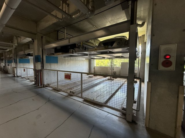 ピュアハイツ垂水潮見が丘の駐車場