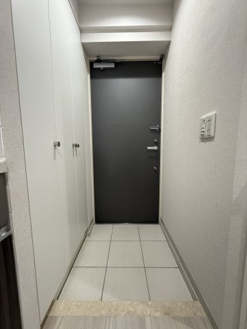 エマーレ行徳の玄関