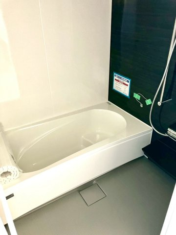 丸亀市土器町西　シックなデザインの平屋戸建住宅の浴室