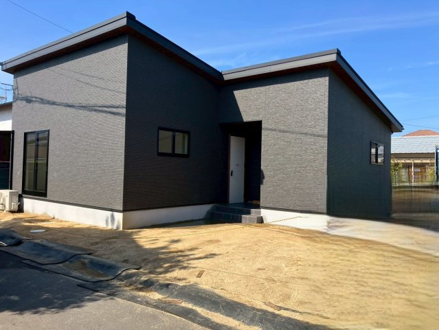 丸亀市土器町西　シックなデザインの平屋戸建住宅