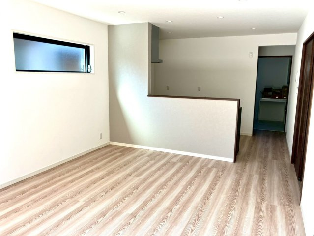 丸亀市土器町西　シックなデザインの平屋戸建住宅の居間・リビング