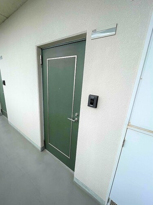 【玄関】 | プレジオ３ | 玄関外観　※同タイプ別部屋2022年9月撮影