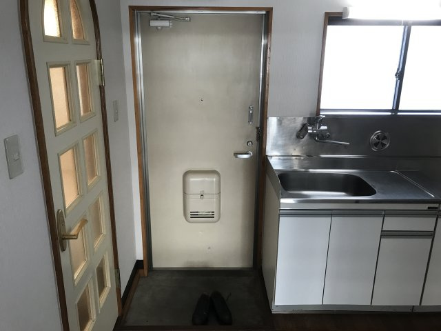 藏前コーポの玄関