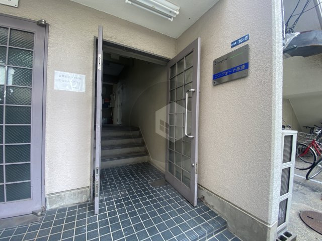 コンフォート布施のエントランス