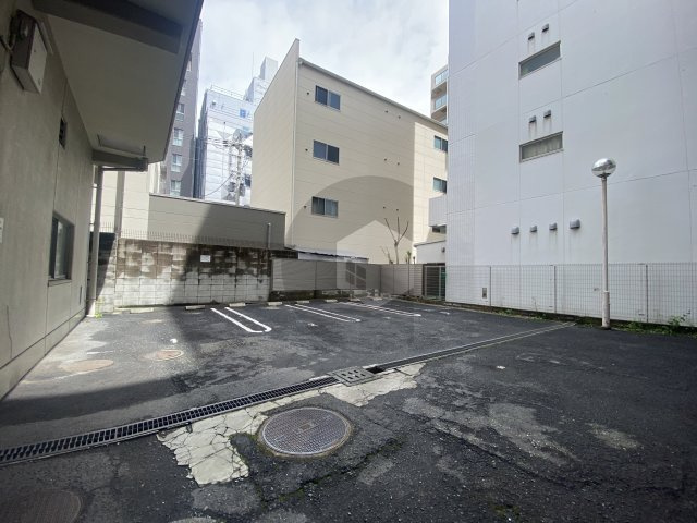 コンフォート布施の駐車場