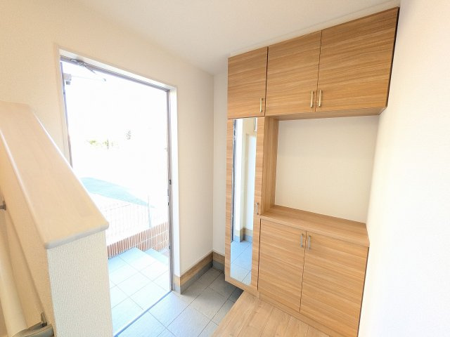 八王子市　楢原町　新築一戸建ての駐車場|～L字型に2台駐車可能カースペース～