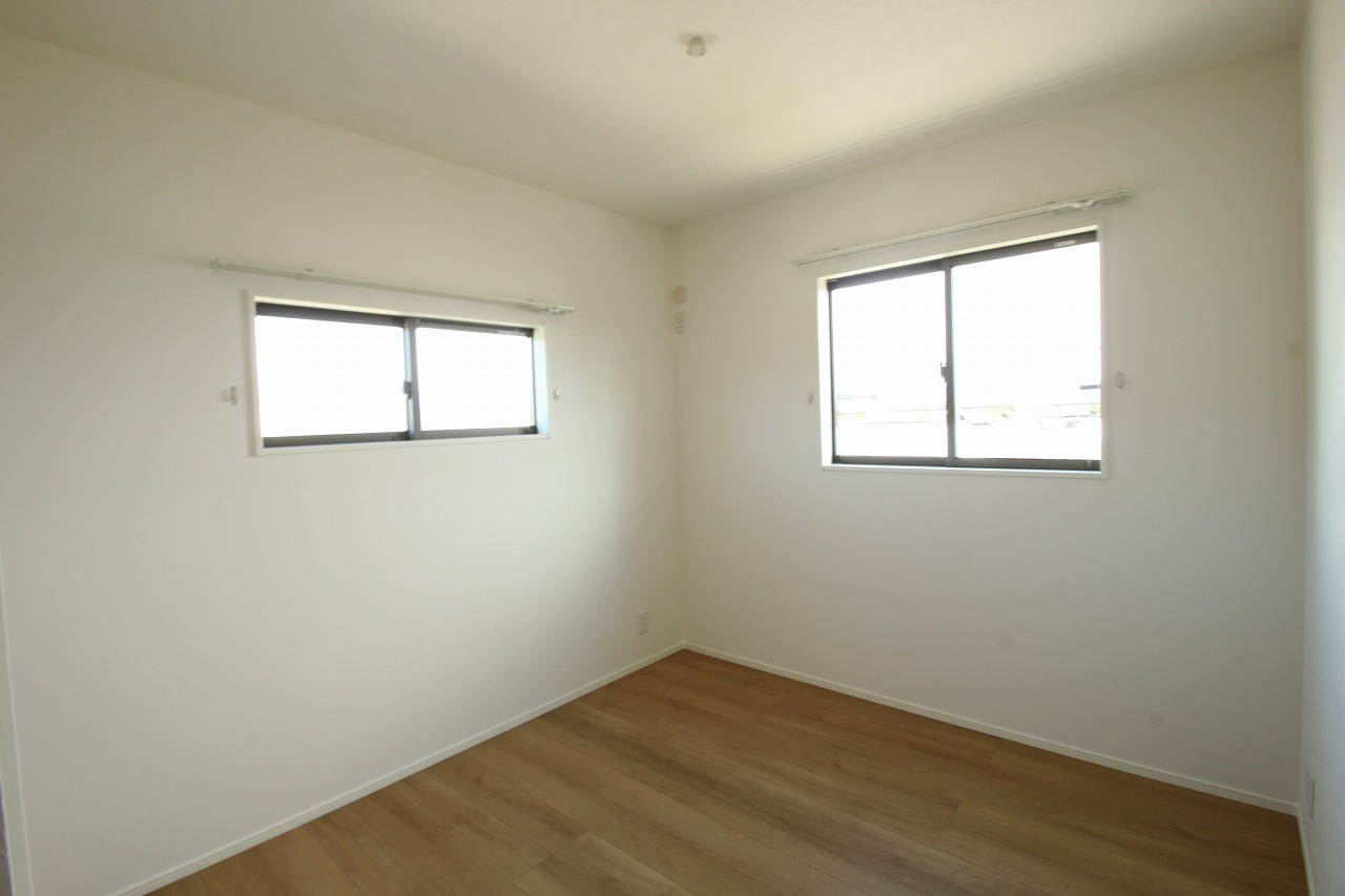 香南市野市町西野　新築戸建　⑧　駐車場５台　（全2棟）の洋室|2Ｆ　北西の部屋　5.1帖