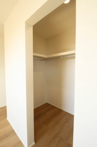 香南市野市町西野　新築戸建　⑧　駐車場５台　（全2棟）の収納