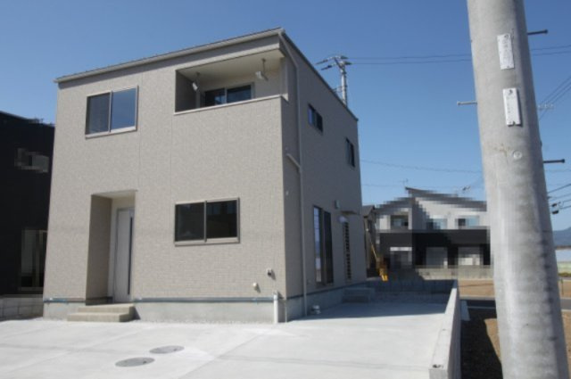 香南市野市町西野　新築戸建　⑧　駐車場５台　（全2棟）の外観|内覧可能です！
⑧　建物面積　103.02㎡　（約31.16坪）
