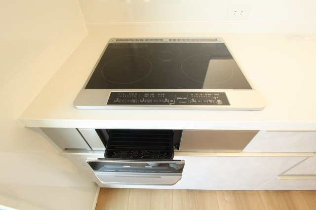 香南市野市町西野　新築戸建　⑧　駐車場５台　（全2棟）のキッチン|ＩＨクッキングヒ－タ－