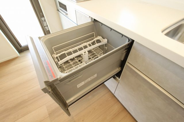 香南市野市町西野　新築戸建　⑧　駐車場５台　（全2棟）のキッチン|食器洗浄乾燥機