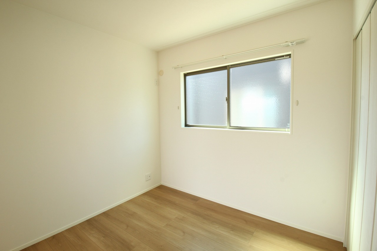 香南市野市町西野　新築戸建　⑧　駐車場５台　（全2棟）の洋室|1Ｆ　4.5帖