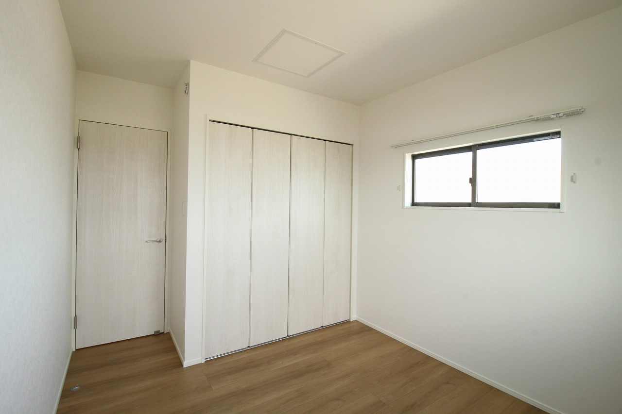 香南市野市町西野　新築戸建　⑧　駐車場５台　（全2棟）の洋室|2Ｆ　北西の部屋　5.1帖