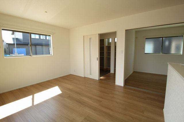 香南市野市町西野　新築戸建　⑧　駐車場５台　（全2棟）の居間・リビング|ＬＤＫ　15.1帖