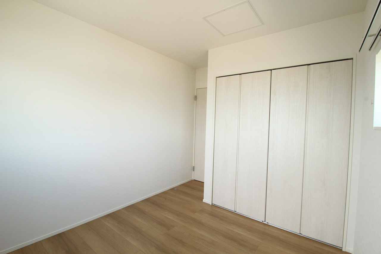 香南市野市町西野　新築戸建　⑧　駐車場５台　（全2棟）の洋室|2Ｆ　北西の部屋　5.1帖