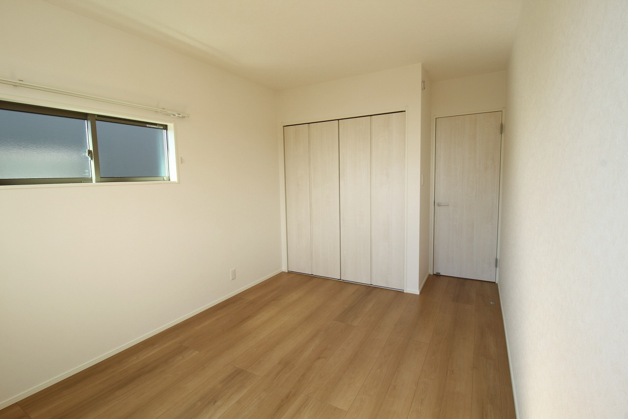 香南市野市町西野　新築戸建　⑧　駐車場５台　（全2棟）の洋室|2Ｆ　南西の部屋　6.6帖