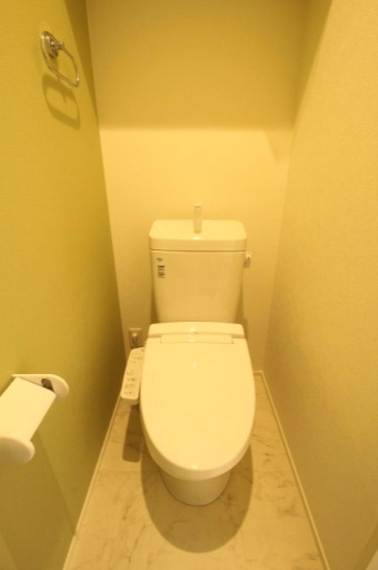 香南市野市町西野　新築戸建　⑧　駐車場５台　（全2棟）のトイレ|2Ｆ