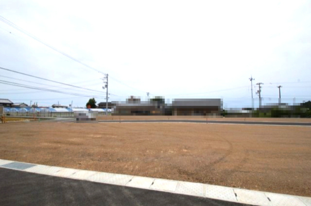 香南市野市町西野　新築戸建　⑧　駐車場５台　（全2棟）の外観|北側から