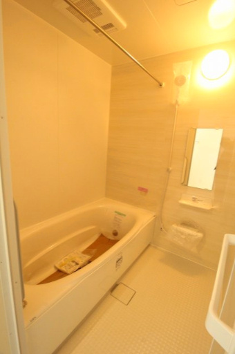 香南市野市町西野　新築戸建　⑧　駐車場５台　（全2棟）の浴室