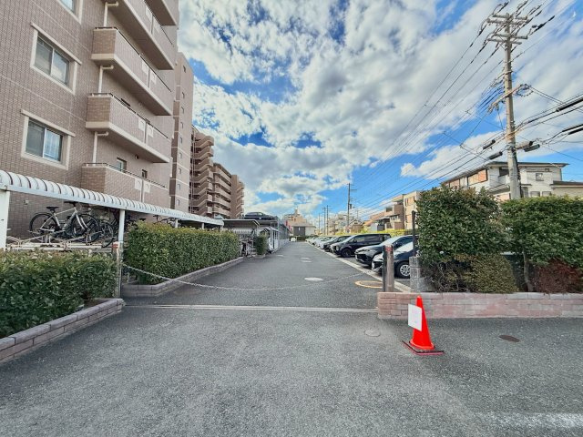 サンシティ尼崎・西難波の駐車場